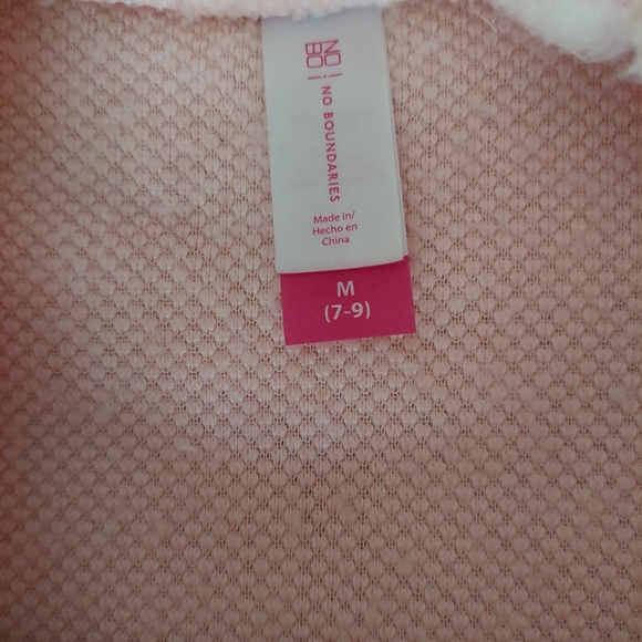 NO BOUNDARIES WOMEN'S LONG SLEEVE SWEAT SHIRT WITH A CAT FACE ON THE FRONT - Picture 2 of 4